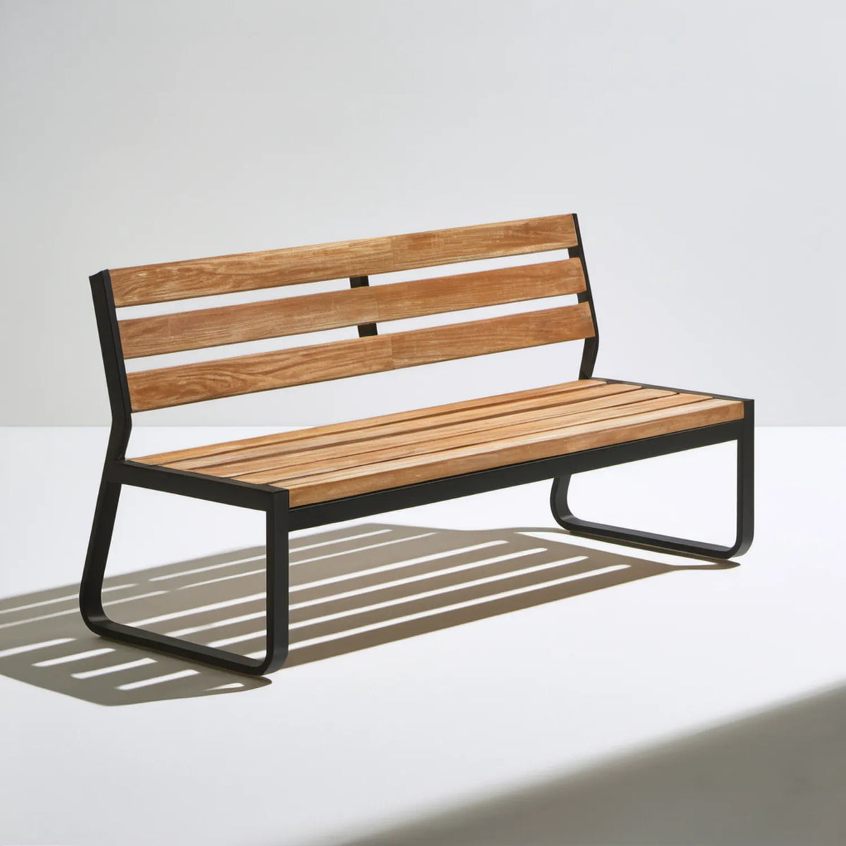 Ławka ogrodowa z drewna akacjowego i stali Brązowa/Czarna 150 x 60 x 80 cm
